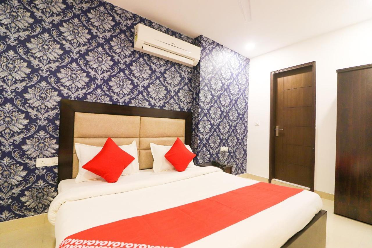 Oyo 63841 White Orchid Hotel Indraprastha Exterior photo