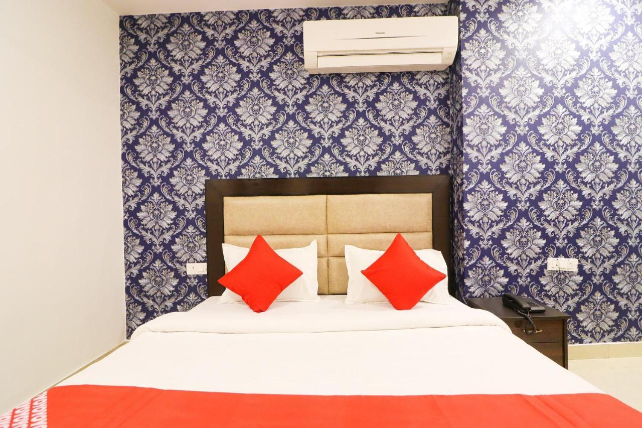 Oyo 63841 White Orchid Hotel Indraprastha Exterior photo