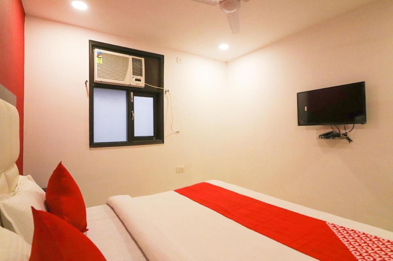 Oyo 63841 White Orchid Hotel Indraprastha Exterior photo