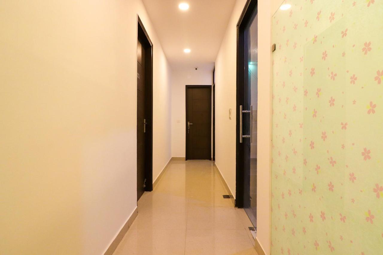 Oyo 63841 White Orchid Hotel Indraprastha Exterior photo