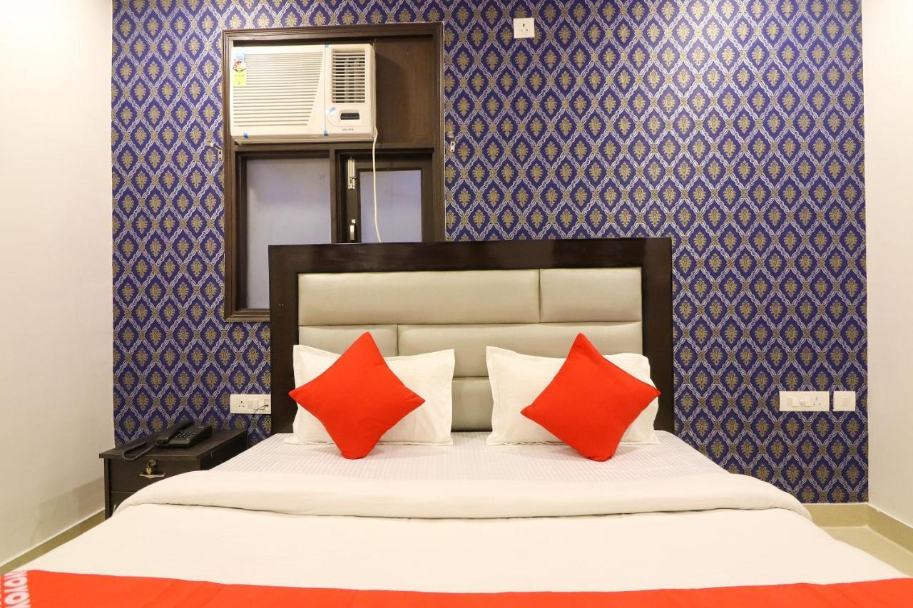Oyo 63841 White Orchid Hotel Indraprastha Exterior photo